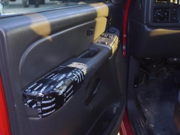 2005-gmc-1500-image-8