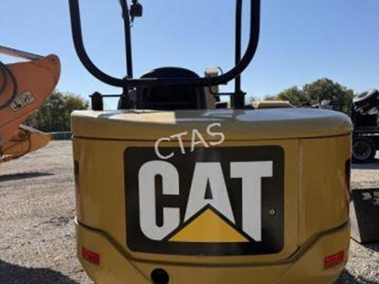 2011-caterpillar-302.5-image-8