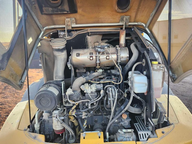 john-deere-324-image-26