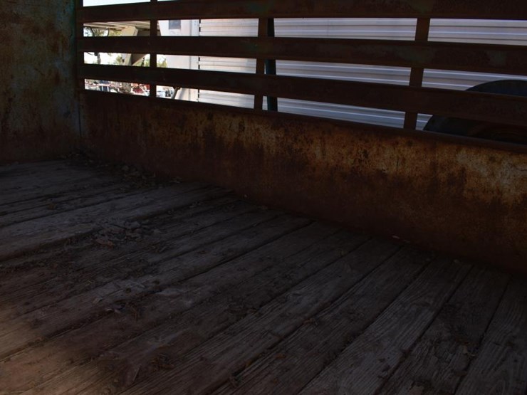 6'-x-20'-felps-gooseneck-livestock-trailer-(vin-#-2425_____)-image-9