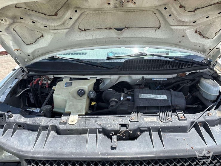 2006-chevrolet-express-3500-image-21