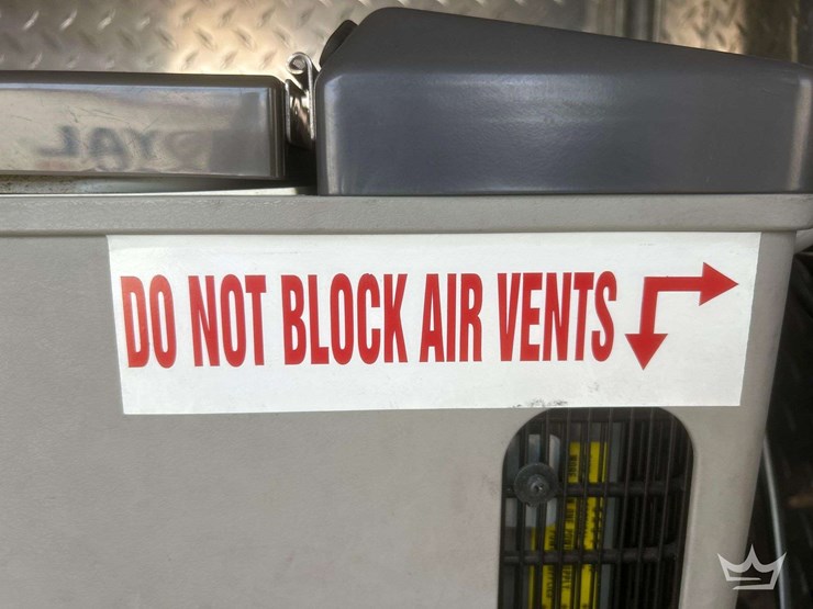 2003-freightliner-fl60-image-55