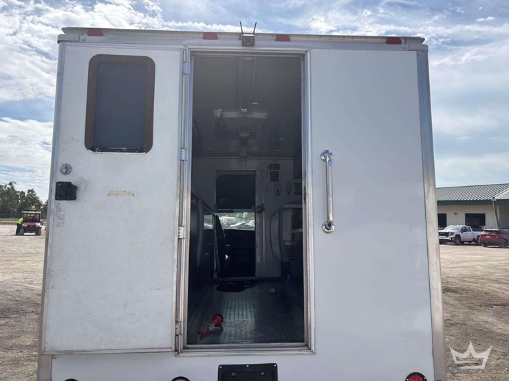 2008-chevrolet-express-box-truck-image-17