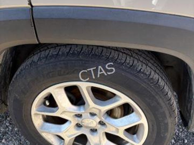 2015-jeep-renegade-image-10