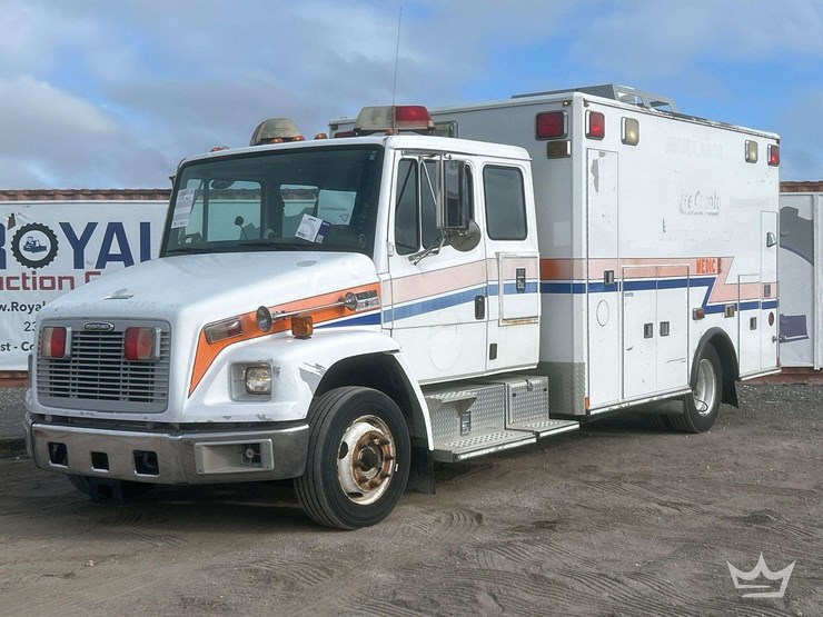 2003-freightliner-fl60-image-1