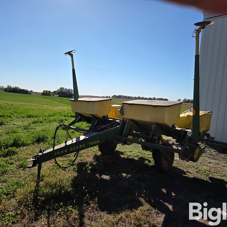 JOHN DEERE 7000