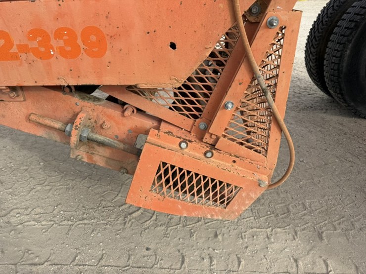 john-deere-8-image-30