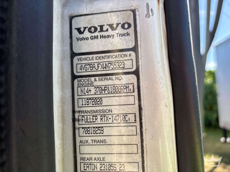 1998-volvo-vn-image-16