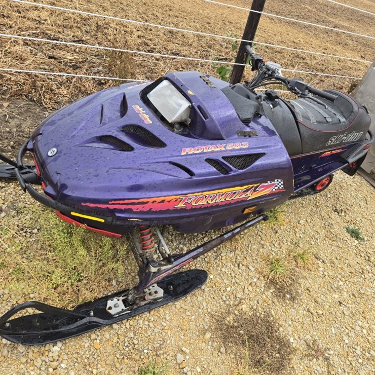 #5941 • SKI-DOO 583 SNOWMOBILE- **FOR PARTS ONLY**