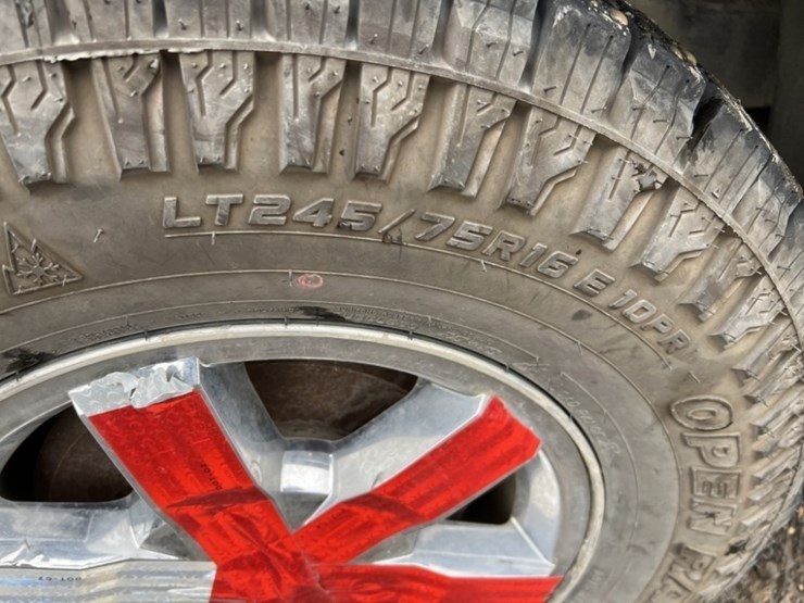 2012-chevrolet-colorado-lt-image-19