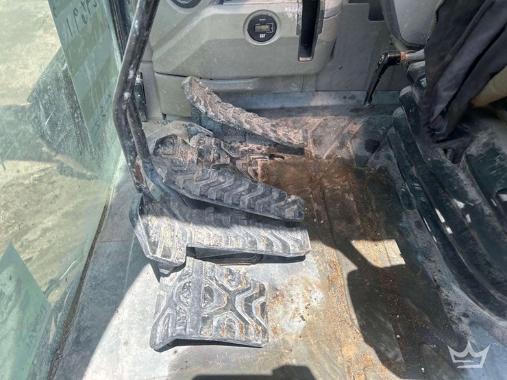 2016-caterpillar-349fl-image-10