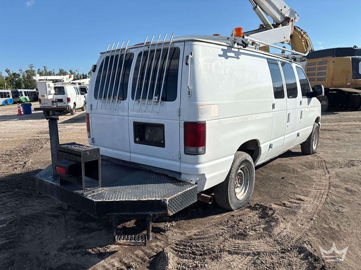 2008-ford-e350-image-3