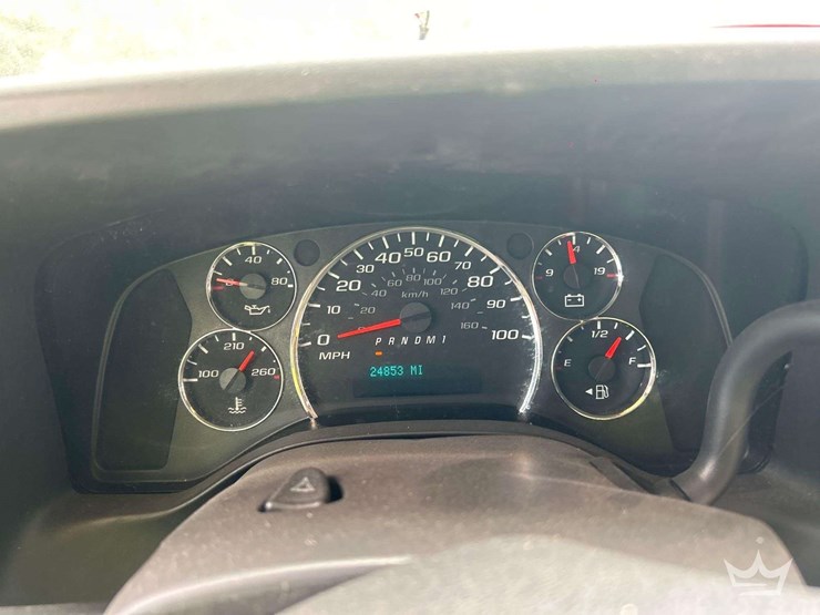 2015-chevrolet-express-4500-image-9