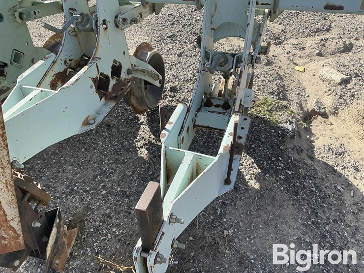 orthman-16r22"-ditcher/cultivator-w/-sleds-image-18