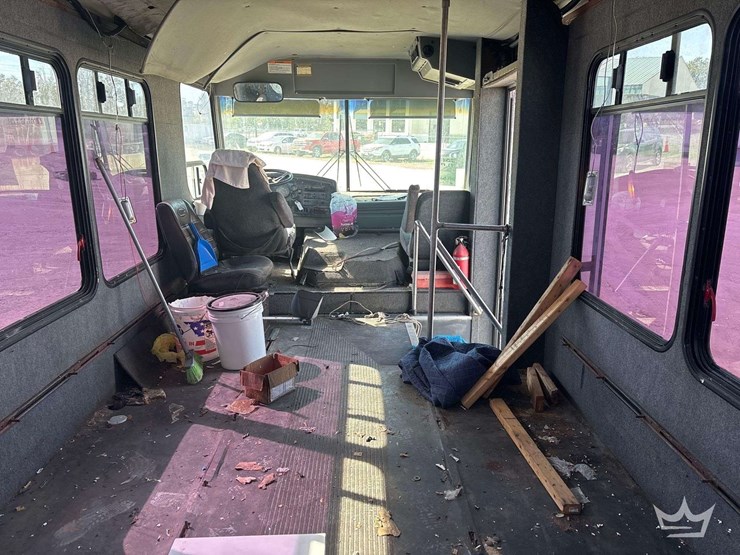 2001-freightliner-mb55-chassis-bus-image-25