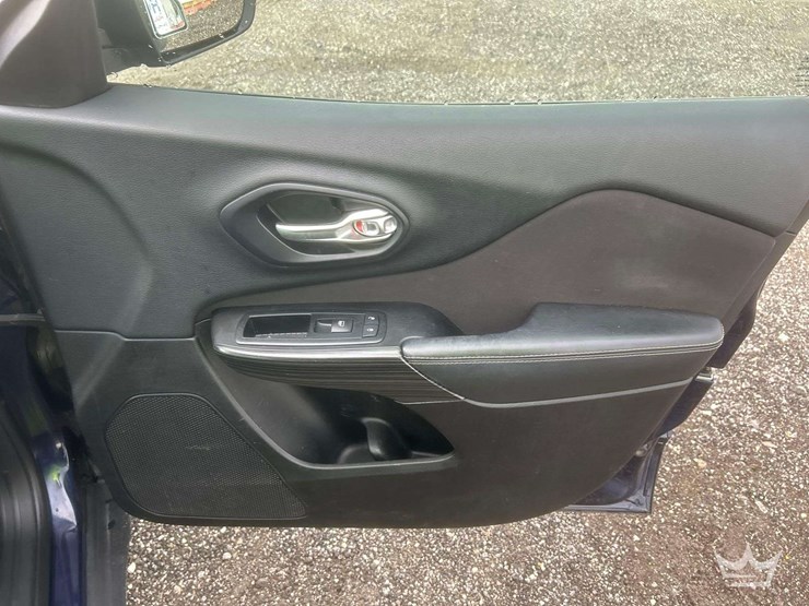 2014-jeep-cherokee-image-27