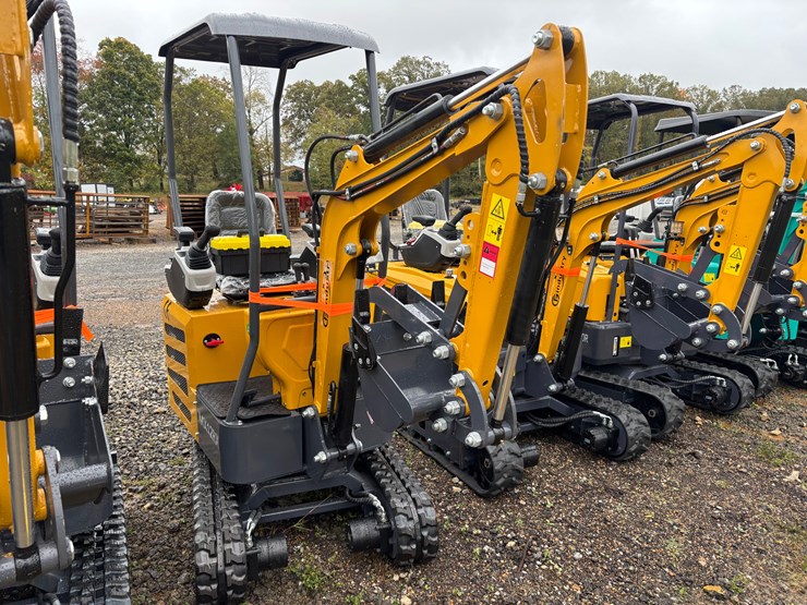 #82-•-cfg-industrial-mx12rx-mini-excavator-image-1