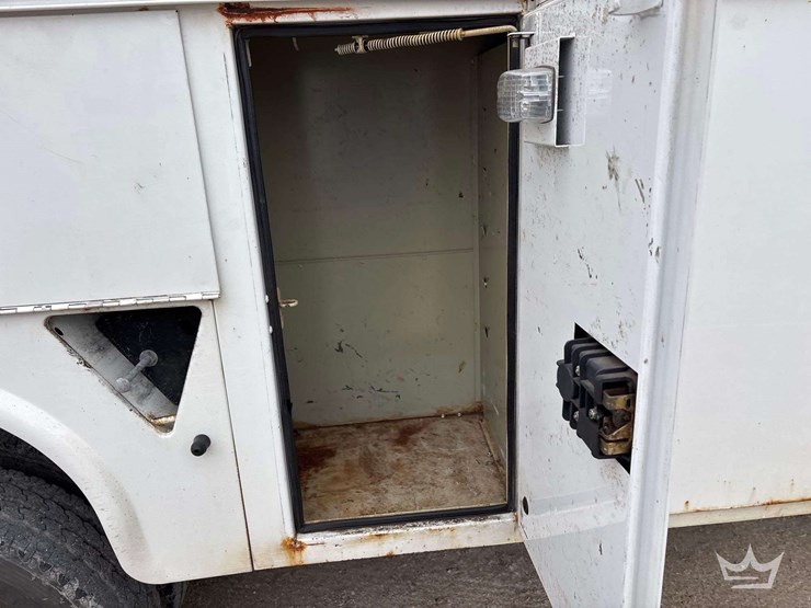 2012-ford-f550-image-33