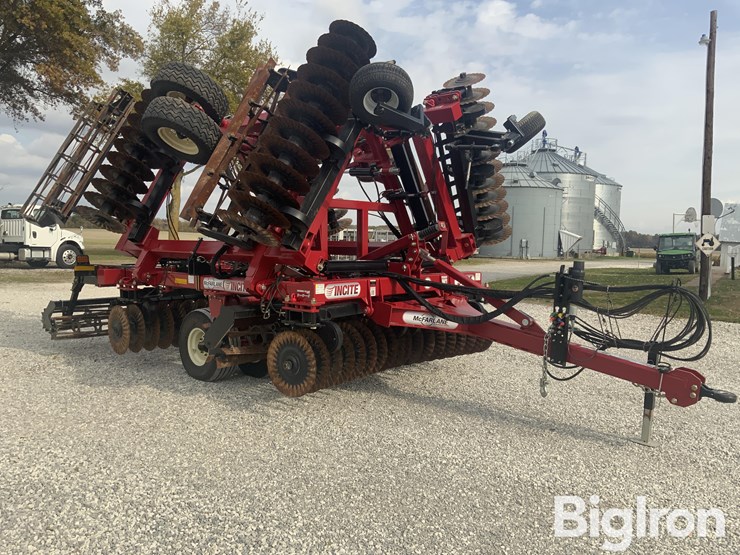 2025-mcfarlane-incite-tc-5124-drb-23'-5"-vertical-tillage-machine-image-3