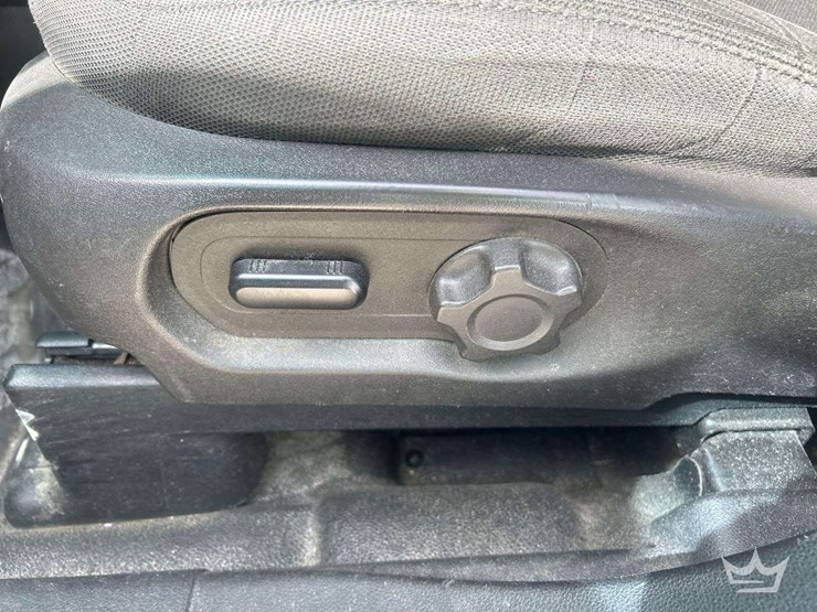 2017-ford-explorer-image-17