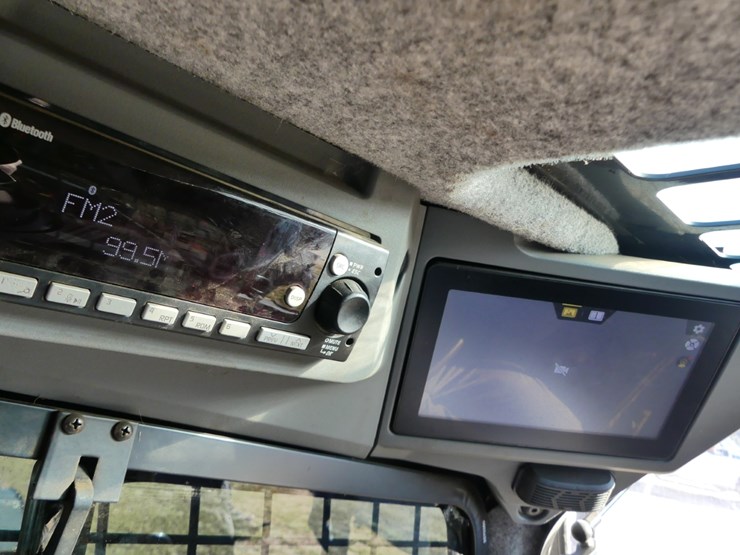 2024-deere-333d-image-16