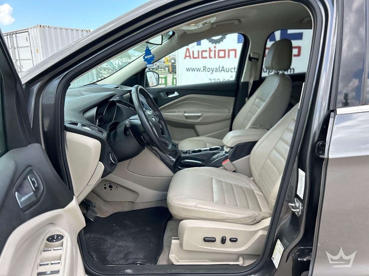 2015-ford-escape-image-17