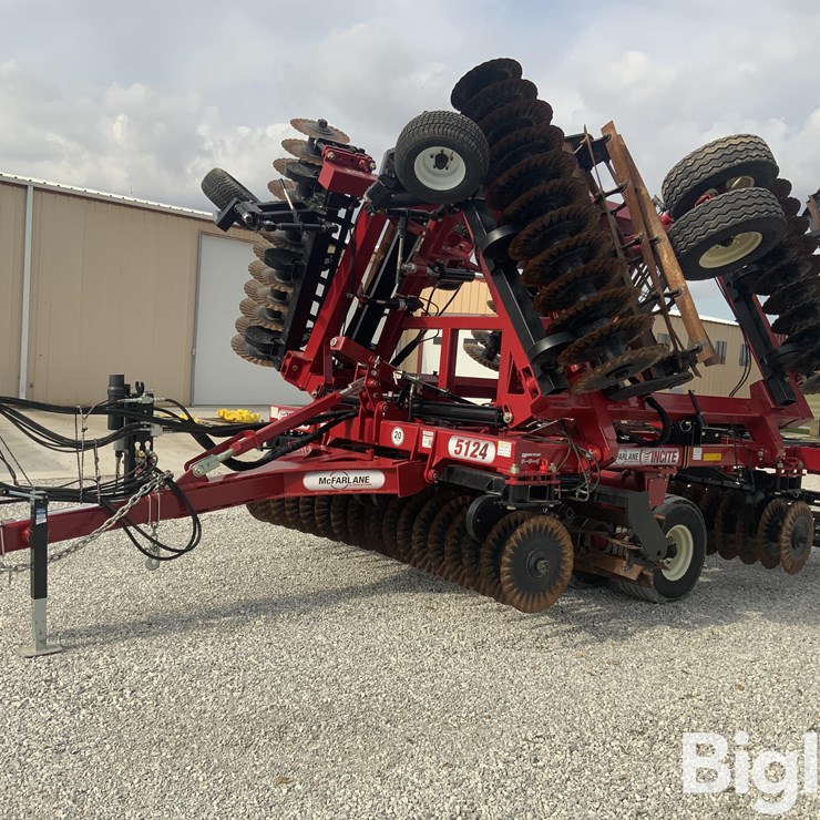 2025 McFarlane INCITE TC-5124-DRB 23' 5" Vertical Tillage Machine