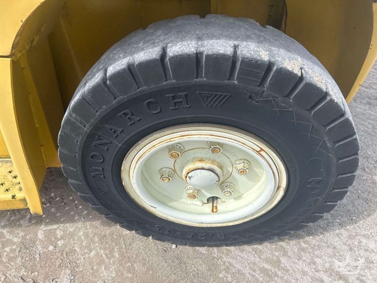 2009-yale-veracitor-135vx-12,150lbs-straight-mast-forklift-image-5