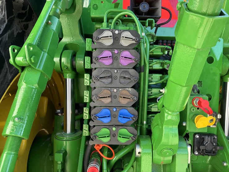 2024-john-deere-8r-410-image-30