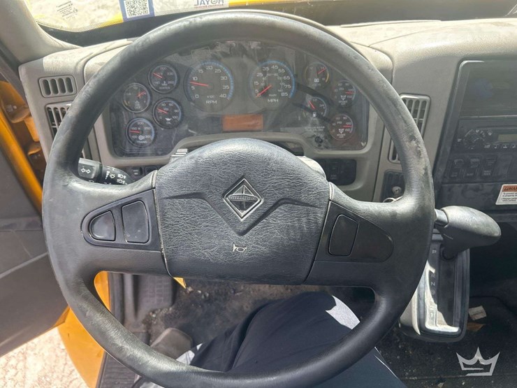 2019-international-durastar-4300-image-11