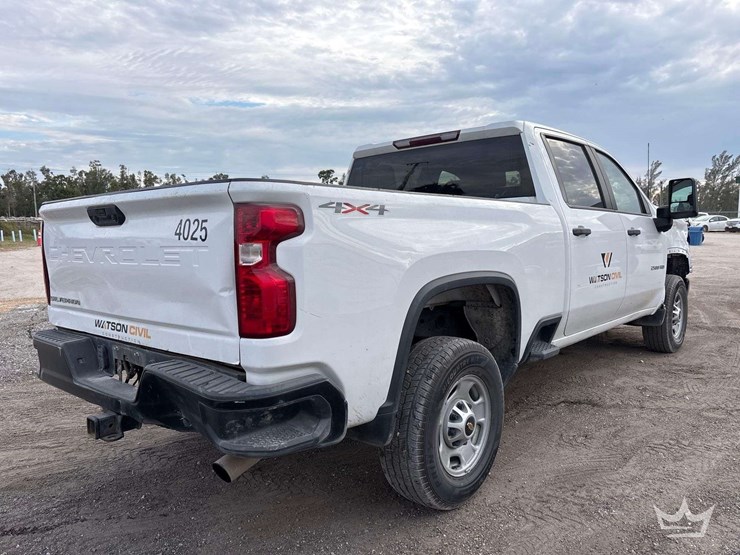 2021-chevrolet-silverado-2500hd-image-3