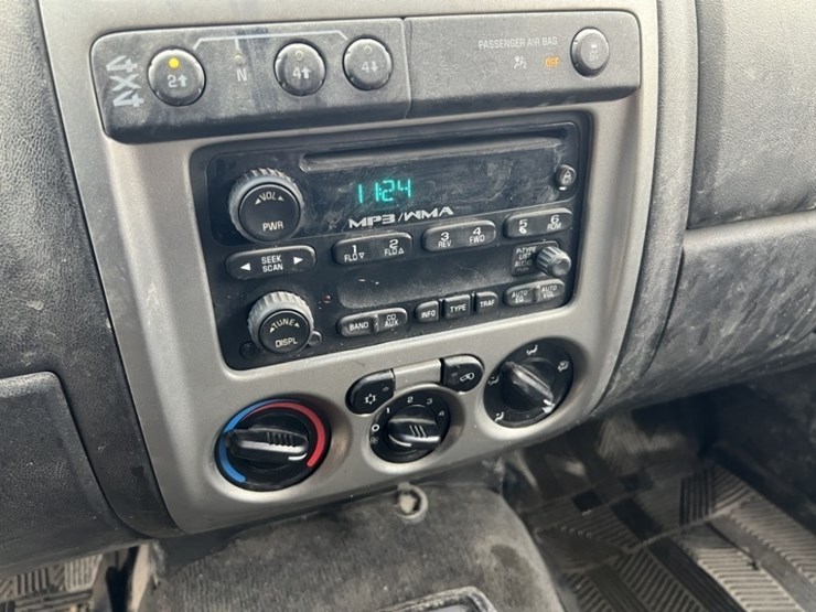 2012-chevrolet-colorado-lt-image-33