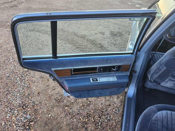 1985-oldsmobile-ninety-eight-regency-image-86