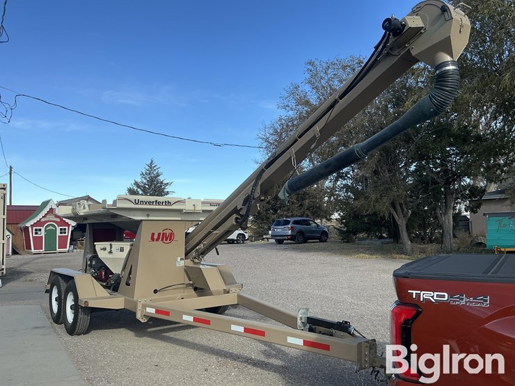 unverferth-seed-pro-410-4-box-seed-tender-image-3