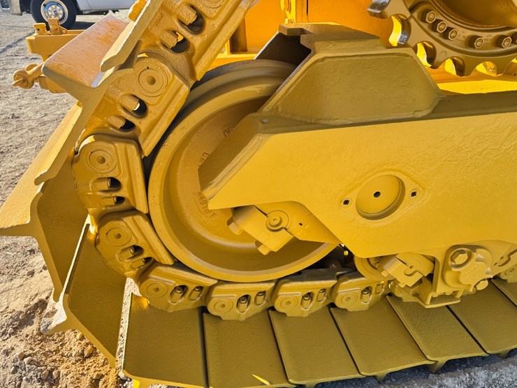 2019-caterpillar-d8t-image-21