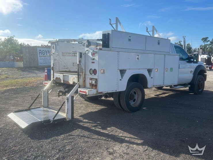 2012-ford-f550-image-3