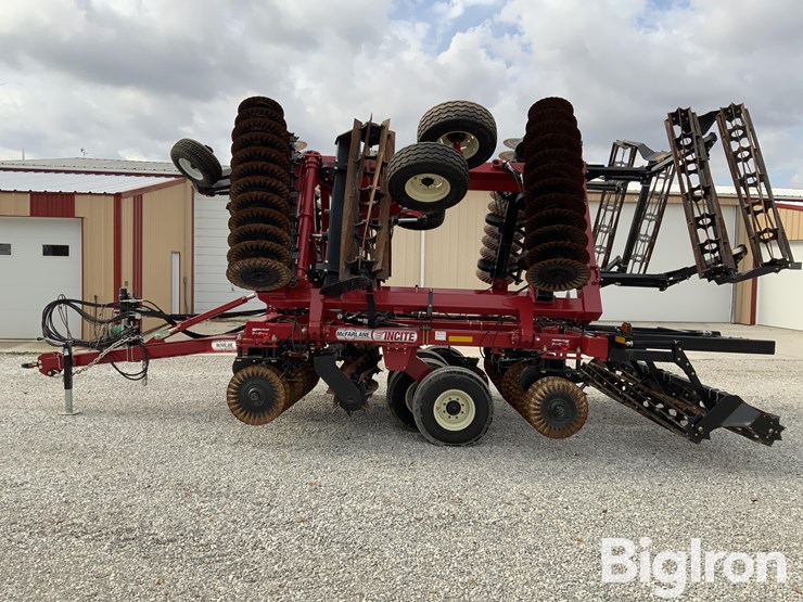 2025-mcfarlane-incite-tc-5124-drb-23'-5"-vertical-tillage-machine-image-8