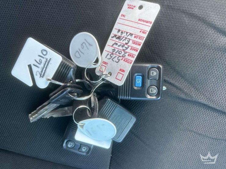 2016-ford-explorer-image-28