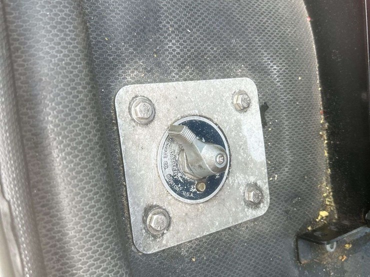 2003-freightliner-fl60-image-8