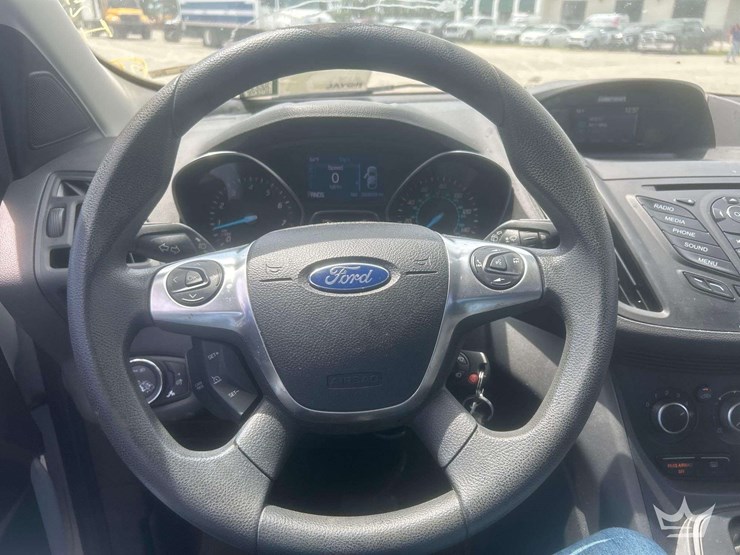 2015-ford-escape-image-14