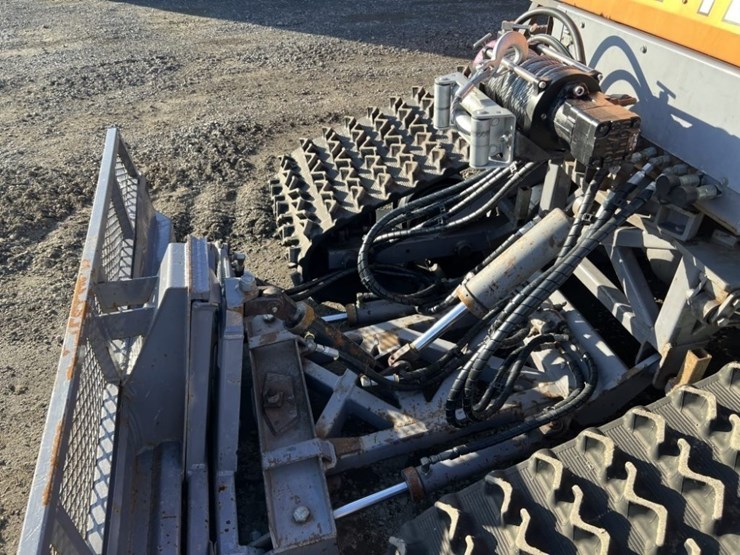 2000-tucker-terra-2000-sno-cat-image-9