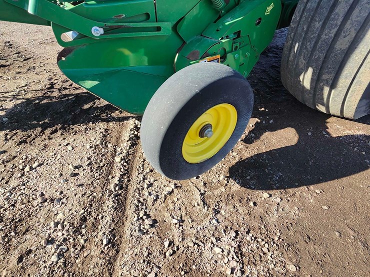 2021-john-deere-560r-image-34