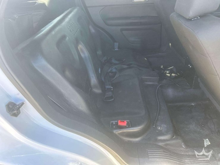 2016-ford-explorer-image-22