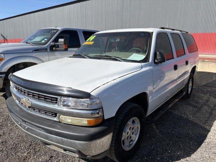 2005-chevrolet-tahoe-image-1