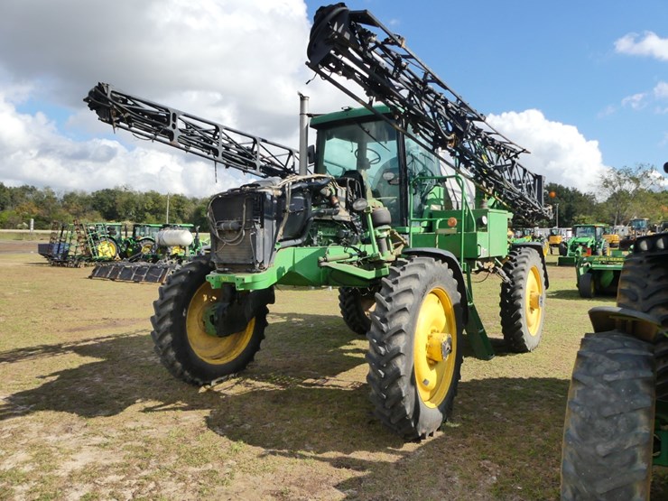 2004-john-deere-4720-image-1