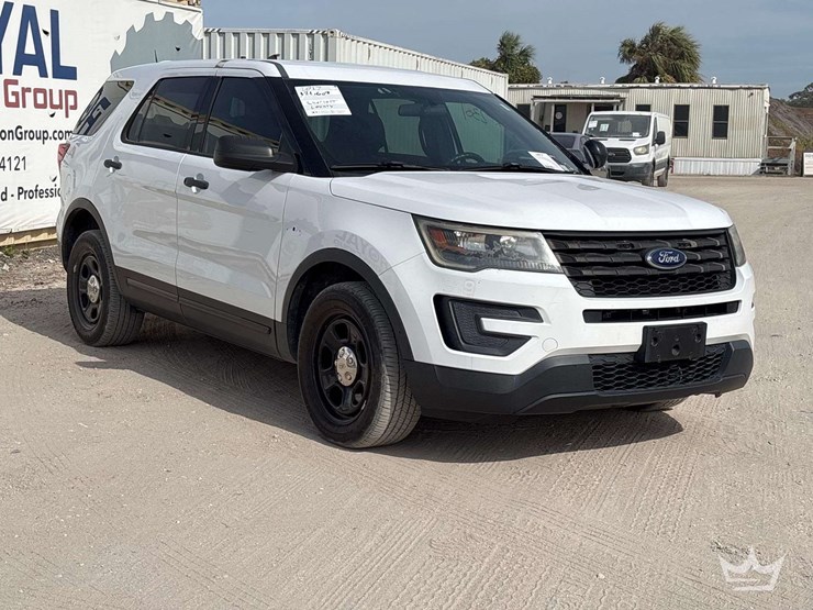 2017-ford-explorer-image-2