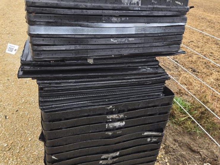 #5933-•-(10)-40-x-56-fold-down-storage-totes-image-3