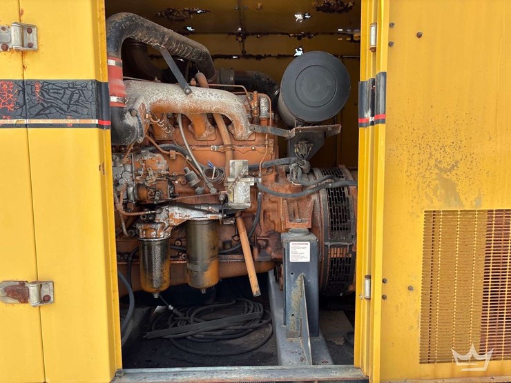 1997-generac-t/a-towable-175kw-diesel-generator-image-13