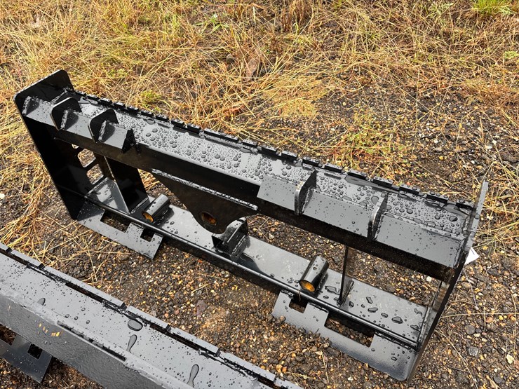 #41-•-skid-steer-pallet-fork/hay-spear-frame-image-2