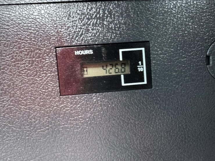 2022-hyundai-hx210al-image-6